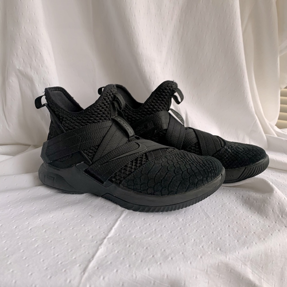 Nike Lebron James Soldier 12 Triple Black